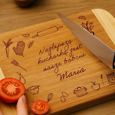 Prezentowa deska bambusowa z grawerem, motywem przybory kuchenne