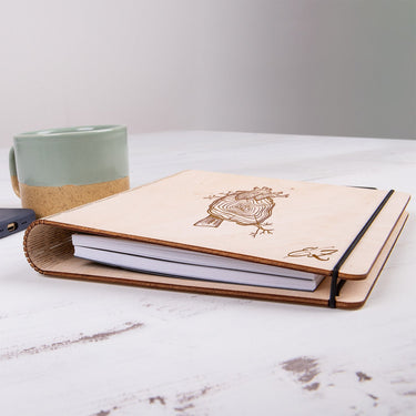 Notatnik z drewnianymi deseczkami - motyw serca