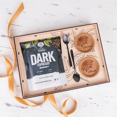 Zestaw kawowy KLASIK w drewnianej skrzynce z indywidualnym motywem